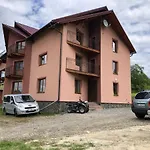 дзвін карпат Lodge *