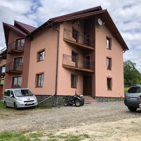 дзвін карпат Lodge *